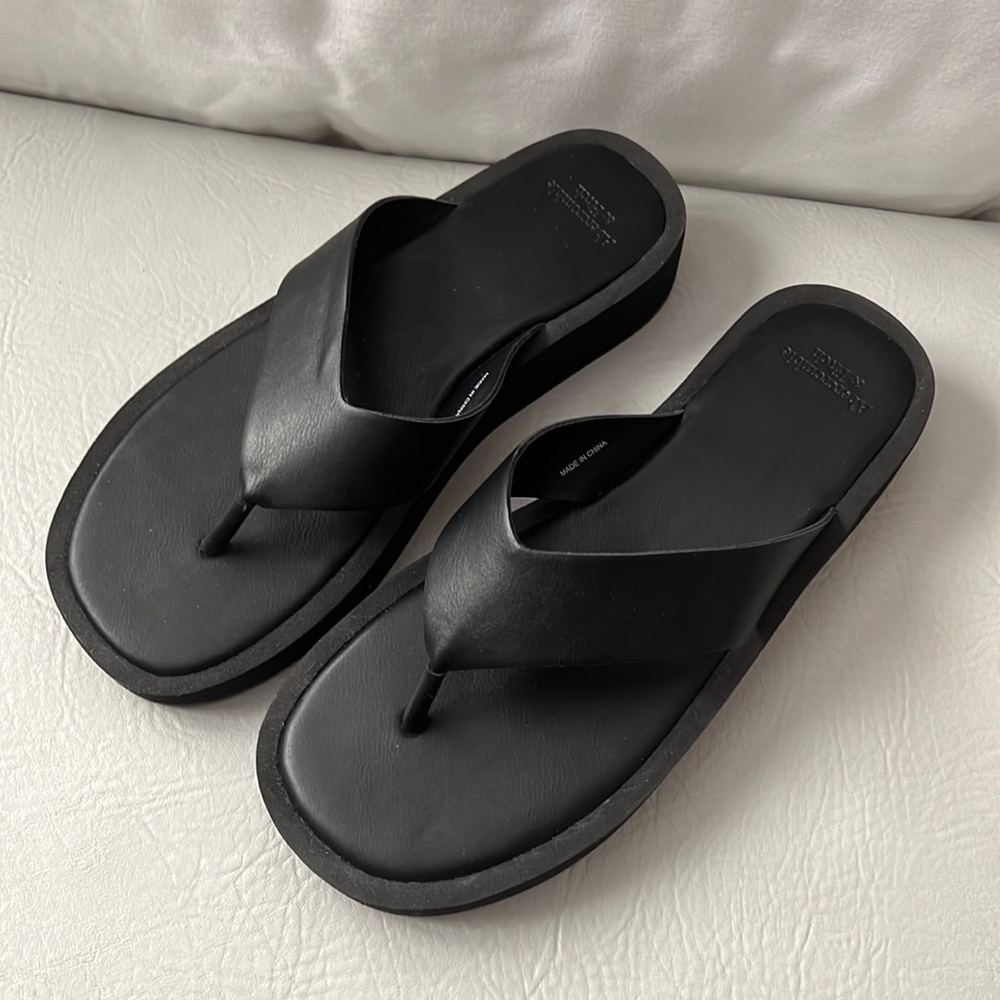 Abercrombie Platform Flip Flops